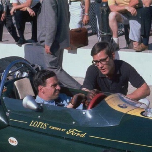 Masten Gregory est venu encourager son ancien co-équipier...